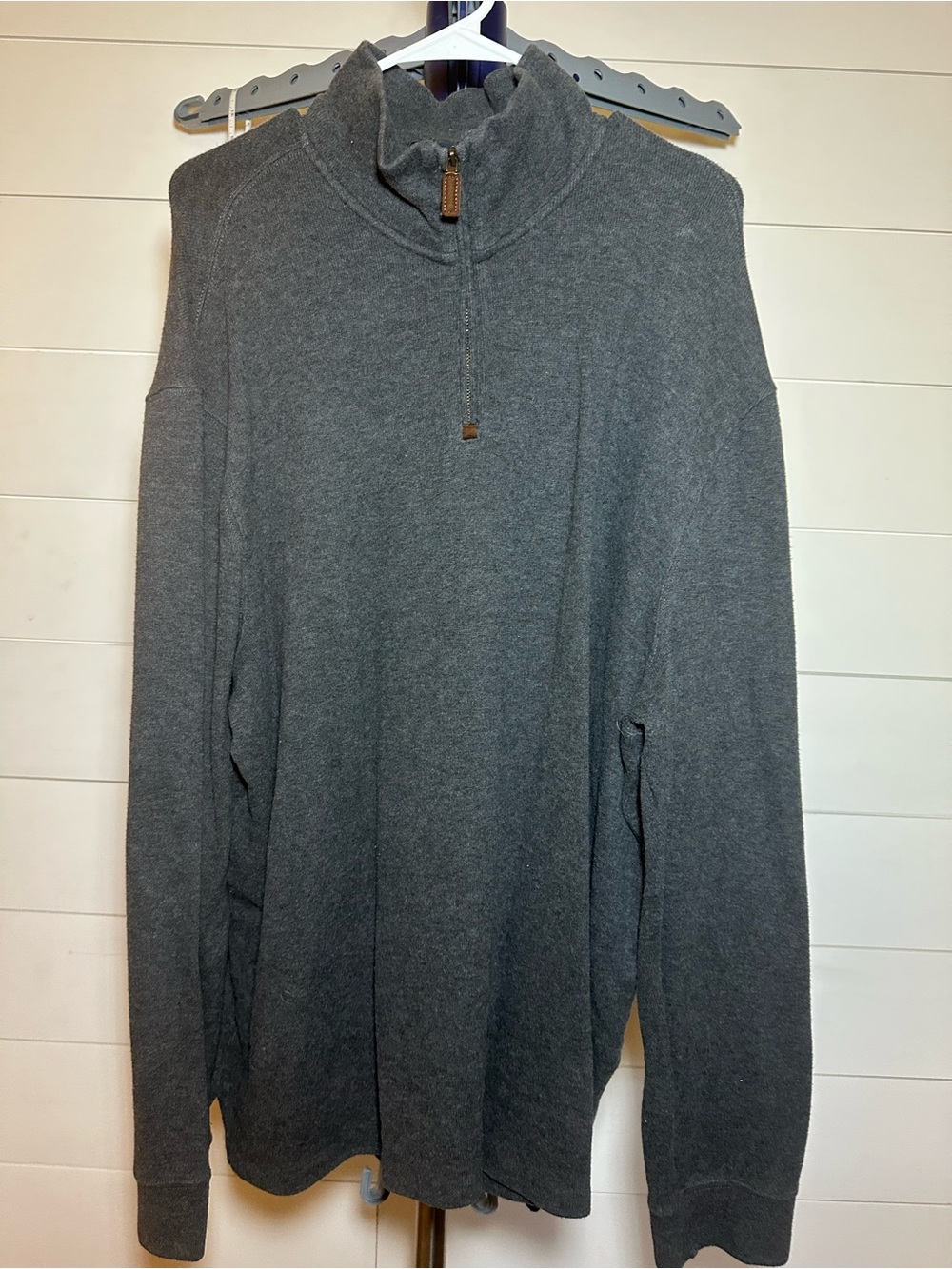 #126 Men's Gray Quarter-Zip Pullover Shirt